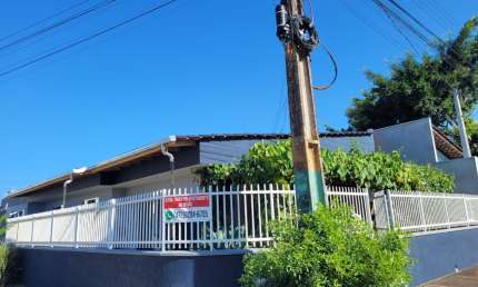 otima casa sozinha no terreno no centro de Penha SC