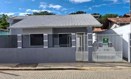 oportunidade casa sozinha no terreno proximo a praia