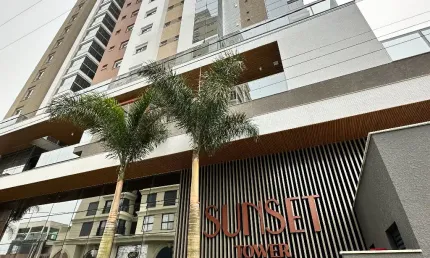 Apartamento frente mar com tres suites vista definitiva