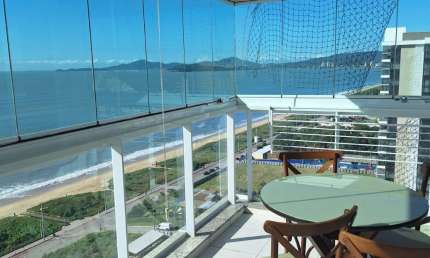 APARTAMENTO PÉ NA AREIA COM TRES QUARTOS SENDO UMA SUITE FRENTE MAR
