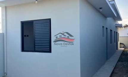 Linda casa recém construída  no bairro Golfinho - Caraguatatuba-SP