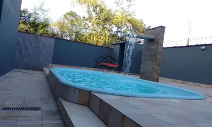 Linda casa com piscina próximo a praia do Massaguaçu- Caraguatatuba-SP