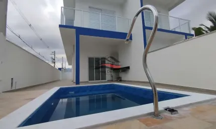 SOBRADO COM 3 QUARTOS E PISCINA EM CARAGUATATUBA-SP