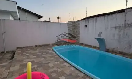 Casa à Venda no bairro do Morro do Algodão em Caraguatatuba, SP - Duas suítes e Piscina em 180m² de terreno