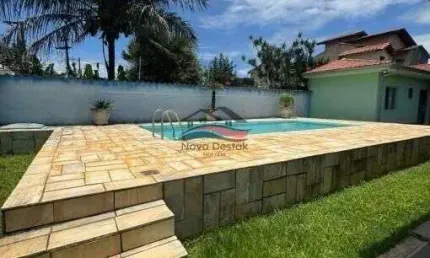 Casa à venda no bairro Praia das Palmeiras - Caraguatatuba/SP