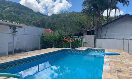 Casa á venda - 3 dormitórios, Piscina, Condomínio fechado Verde Mar , Cocanha - Caraguatatuba-SP