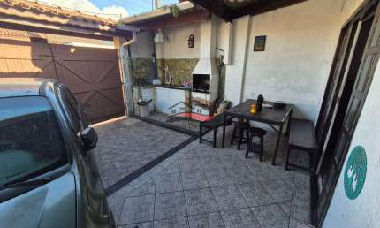 Casa com 2 dormitórios no  Perequê Mirim, Caraguatatuba-SP