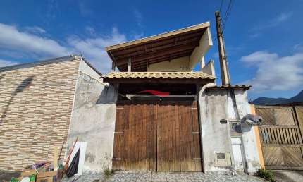 Casa com 4 dormitórios para locação definitiva no Perequê  Caraguatatuba-SP