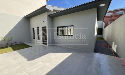Casa para Venda em Brotas, Planalto, 2 dormitórios, 1 suíte, 2 banheiros, 2 vagas
