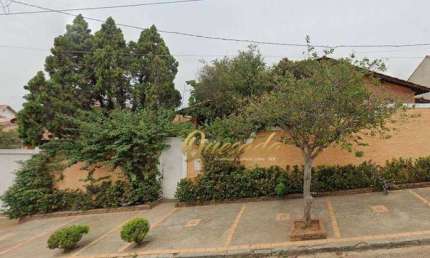 Casas à venda, 4 dormitórios, hidro, lareira, quintal amplo, Vila Avaí, Indaiatuba.