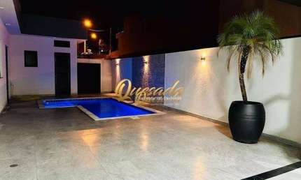 Casa térrea nova, à venda, 3 suítes, piscina, planejados, Condomínio Piemonte, Indaiatuba.