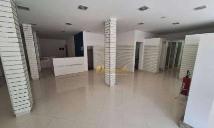 Salão comercial com ar-condicionado e moradia com 3 quartos, Jardim Itamaracá, Indaiatuba.