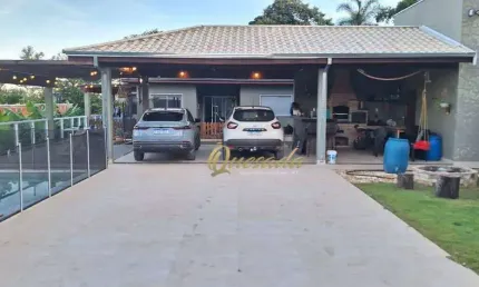 Chácara seminova à venda, 3 quartos, planejados, piscina, casa de hóspede, Recreio Campestre Viracopos, Indaiatuba.