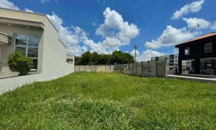 Terreno residencial à venda, 243 m², plano, Condomínio Vila Rica, Indaiatuba.