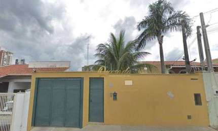 Sobrado residencial, à venda, 3 dormitórios, piscina, planejados, Centro, Indaiatuba.
