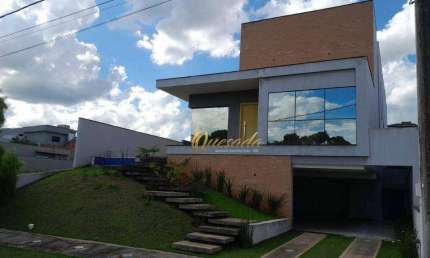 Casa assobradada nova, à venda, 3 suítes, piscina, planejados, Condomínio Jardins dos Lagos, Indaiatuba.