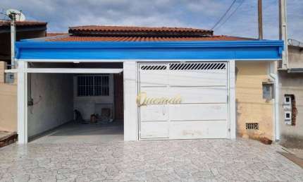 Casa térrea reformada, à venda, 2 quartos, 1 suíte, quintal, Jardim Juscelino Kubitschek, Indaiatuba.