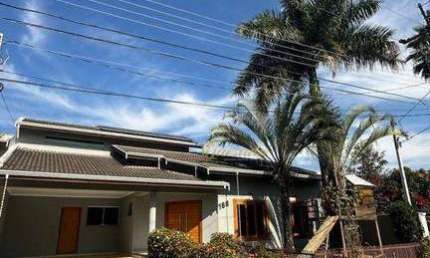 Sobrado à venda, 4 suítes, planejados, piscina, Condomínio Vila Inglesa, Indaiatuba.