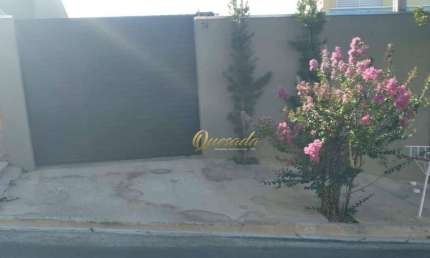Casa térrea à venda, 2 dormitórios, 1 suíte, quintal, Jardim Barcelona, Indaiatuba.