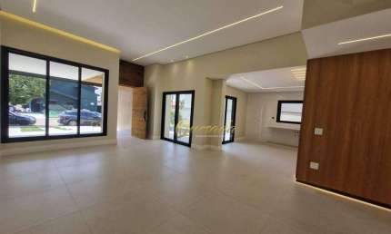 Sobrado novo à venda, 3 suítes, planejados, piscina, Condomínio Alto de Itaici, Indaiatuba.