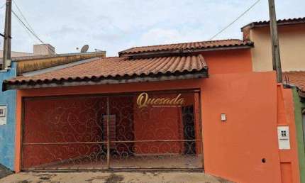 Casa térrea á venda. 3 dormitórios, 1 suíte, quintal, Jardim Belo Horizonte, Indaiatuba.
