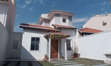 Sobrado à venda, 2 suítes, planejados, Condomínio Villaggio Di Itaici, Indaiatuba.