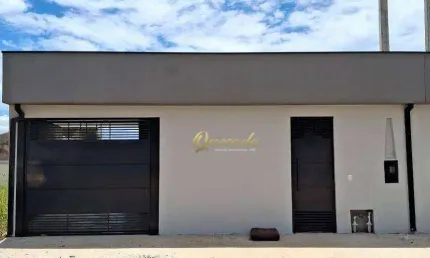 Casa térrea, à venda, 2 dormitórios, quintal, Jardim Beija-Flor, Indaiatuba.