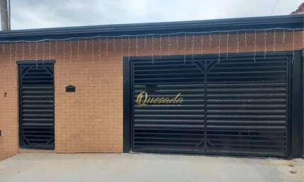 Casa térrea à venda, 2 dormitórios, 1 suíte, planejados, Jardim das Maritacas, Indaiatuba.