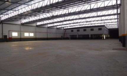 Galpão à venda ,com terreno de 2.600,00 m² - área construída de 2.200,00 m² - pé direito de 6,8m², trifásico Vila Monumento