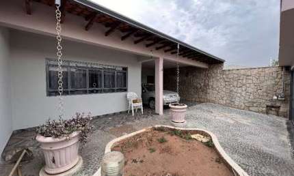 Casa com 3 quartos à venda na Rua José Garcia Simões, Jardim Luiza Maria, Araras