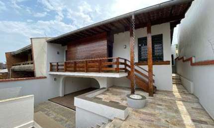 Casa com 4 dormitórios à venda, 229 m² por R$ 780.000,00 - Centro - Araras/SP