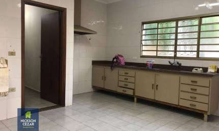 Casa com 3 dormitórios à venda, 230 m² por R$ 670.000,00 - Centro - Pirassununga/SP