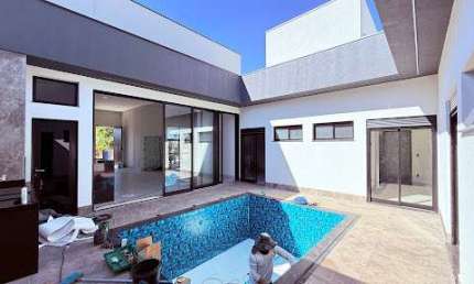 CASA EM CONDOMINIO FECHADO A VENDA EM PIRASSUNUNGA/SP