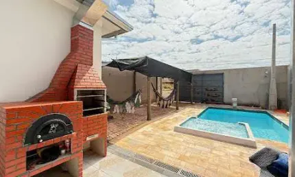CASA DE LAZER COM PISCINA  A VENDA EM PIRASSUNUNGA/SP