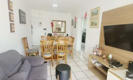 Apartamento com três dormitórios na Praia Comprida, São José/SC
