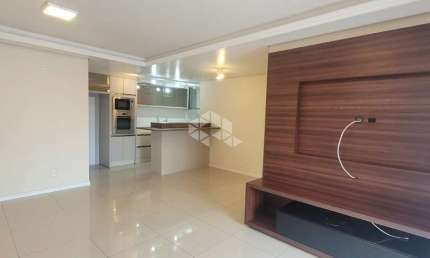 Apartamento com 3 quartos/dormitórios no bairro Praia Comprida, em São José- SC