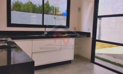 Casa em Condomínio para Locação em Atibaia, Jardim Estância Brasil, 3 dormitórios, 1 suíte, 3 banheiros, 2 vagas