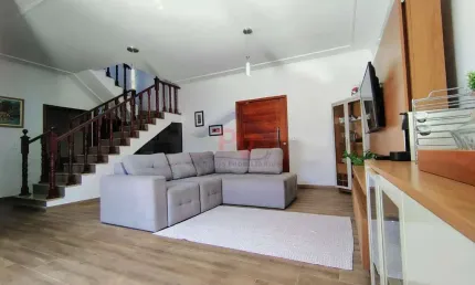 Casa 3 dormitórios para Venda em Piracaia, Jardiim Santo Afonso, 3 dormitórios, 1 suíte, 4 banheiros, 3 vagas