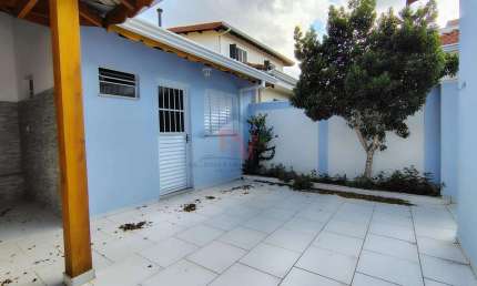 Casa 2 dormitórios para Locação em Atibaia, Vila Rica, 2 dormitórios, 2 banheiros, 4 vagas