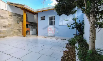 Casa 2 dormitórios para Locação em Atibaia, Vila Rica, 2 dormitórios, 2 banheiros, 4 vagas