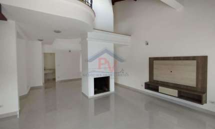 Casa Alto Padrão para Locação em Atibaia, Vila Santista, 3 dormitórios, 3 suítes, 5 banheiros, 2 vagas