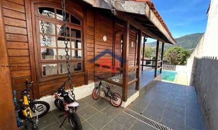 Casa de Campo para Locação em Atibaia, Vila Petrópolis, 3 dormitórios, 1 suíte, 2 banheiros, 2 vagas