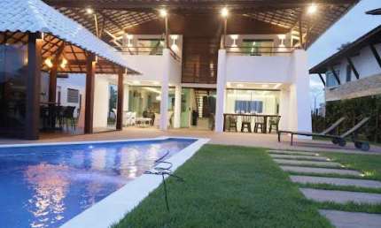VENDE-SE CASA DE 300m² EM CONDOMÍNIO À BEIRA-MAR DA PRAIA DE MURO ALTO/PE - 5 SUÍTES (2 COM VARANDAS EXCLUSIVAS)