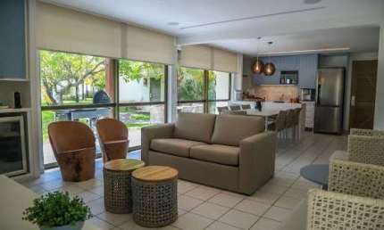 Bangalô com 4 dormitórios à venda, 130 m² por R$ 2.600.000,00 - Praia Muro Alto - Ipojuca/PE