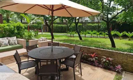 Vende-se flat garden - 2 qtos (1 suíte) -90m² - muro alto