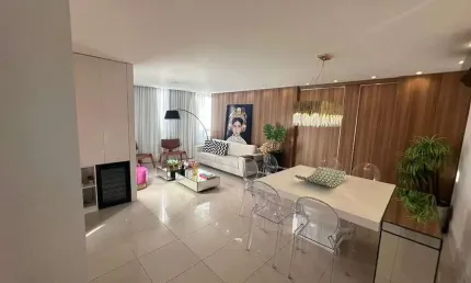 Apartamento em Armação com 2|4, 02G e 98M² (Porteira Fechada)