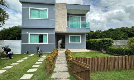 Casa de condomínio sobrado para venda com 220 metros quadrados com 5 quartos