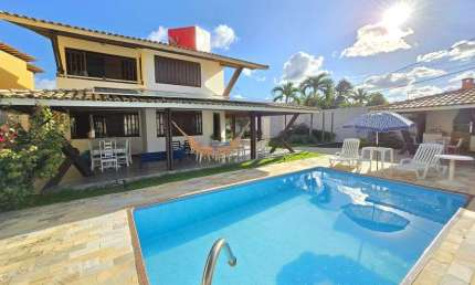 Casa Sobrado em Itapuã com 4|4, 06G e 400M² | Terreno 600M²
