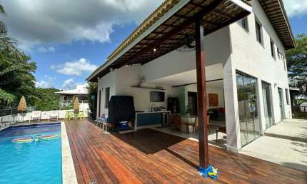 Casa em Aphaville Litoral Norte 1 com 4|4, 04G e 271M² (Porteira Fechada)