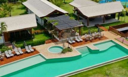 Apartamento em Praia do Forte com 2|4, 01G e 60M² (Porteira Fechada)